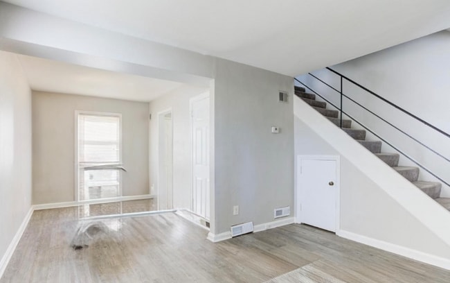 Building Photo - 2513 Iverson St