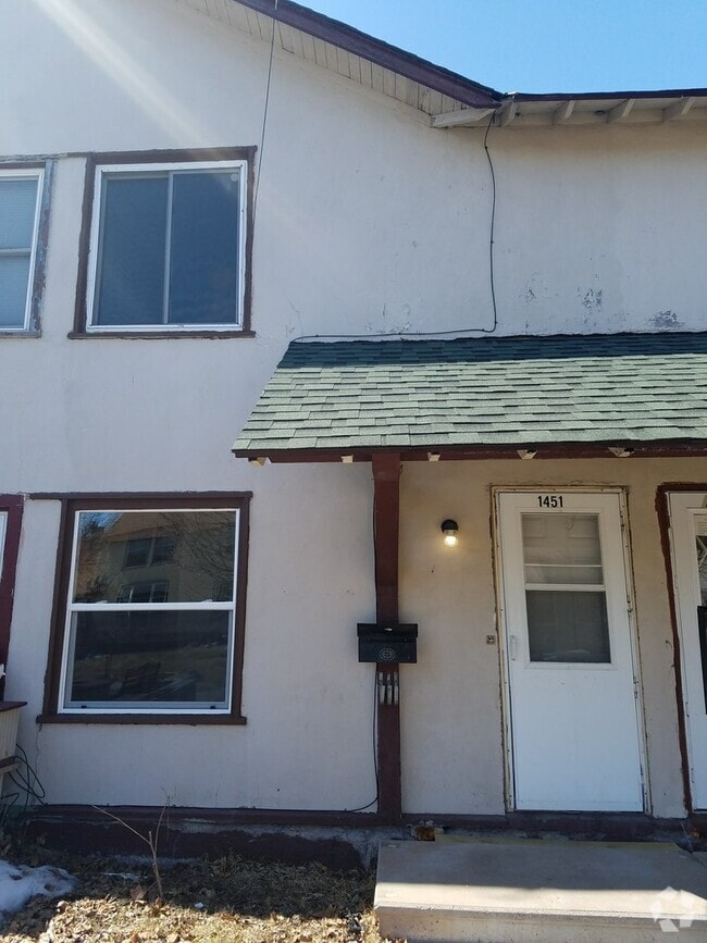 Building Photo - Morgan Park townhouse, available now, quie...