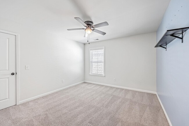 Building Photo - 132 McClellan Way