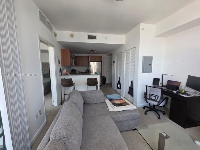 Building Photo - 300 S Biscayne Blvd