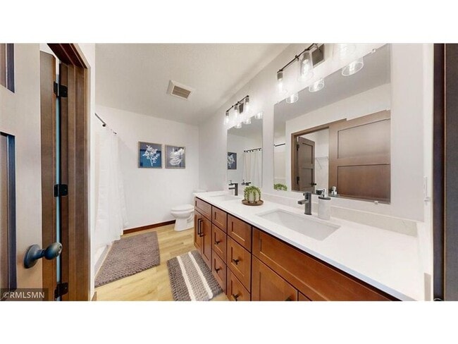 Building Photo - 18001 Walnut Circle