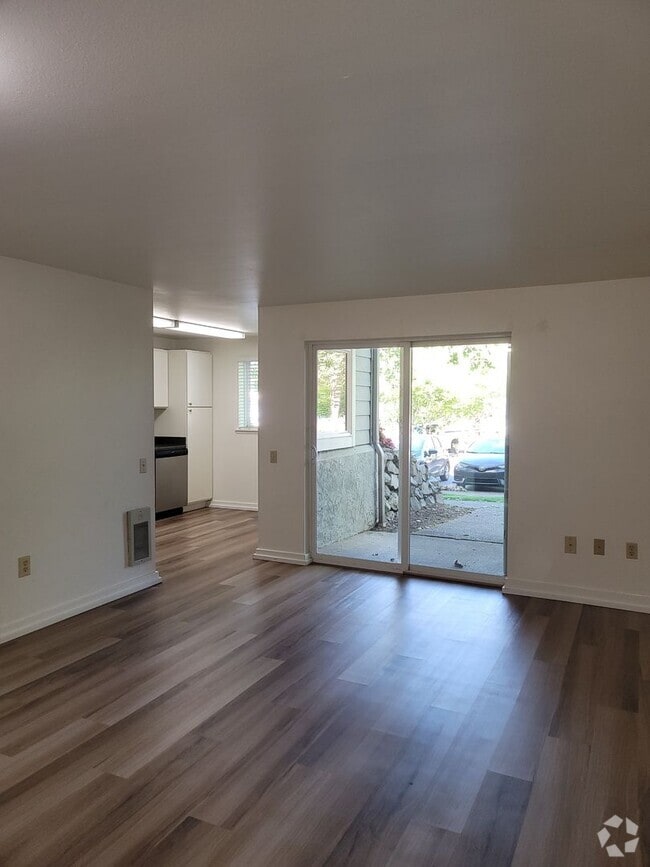 Building Photo - Darling ground floor 1 bed/1 bath in downt...
