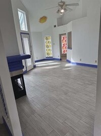 Building Photo - 4124 Hollow Oak Dr