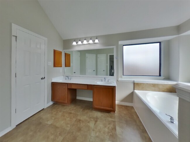 Building Photo - 963 Oak Lynn Dr