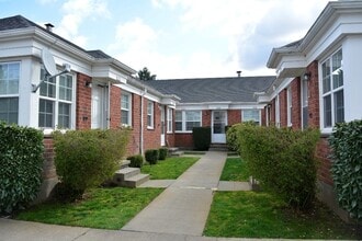 Building Photo - 5040 SE 75th Ave