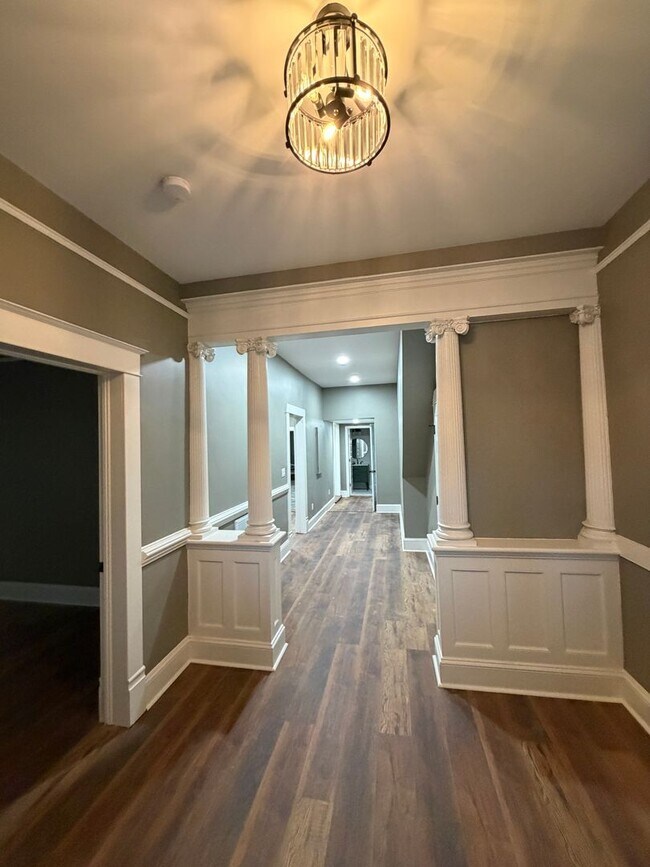 Building Photo - 1108 N Main St