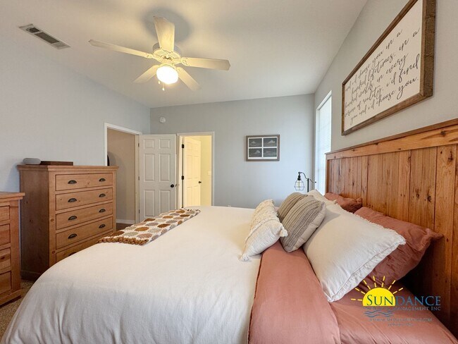 Building Photo - Spacious & Updated 3 Bedroom Home in Niceville-Near Eglin AFB!