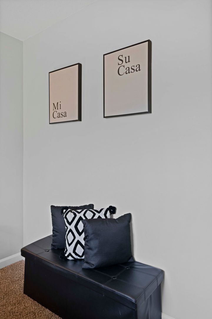 Building Photo - 3415 Oak Lawn Dr