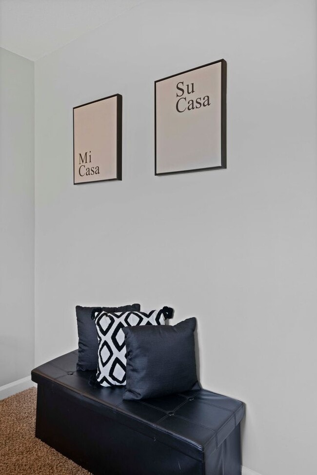 Building Photo - 3415 Oak Lawn Dr