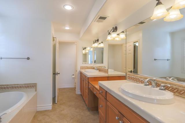 Building Photo - 415 N Cedros Ave