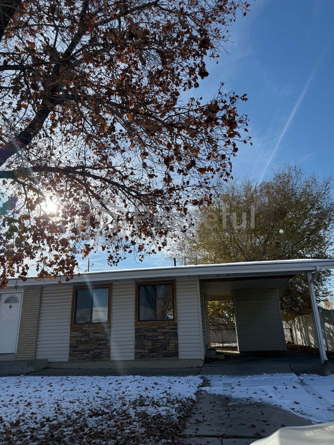 Building Photo - 2009 W Celia Way