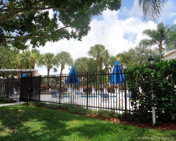 Building Photo - 3013 Woodlands Dr