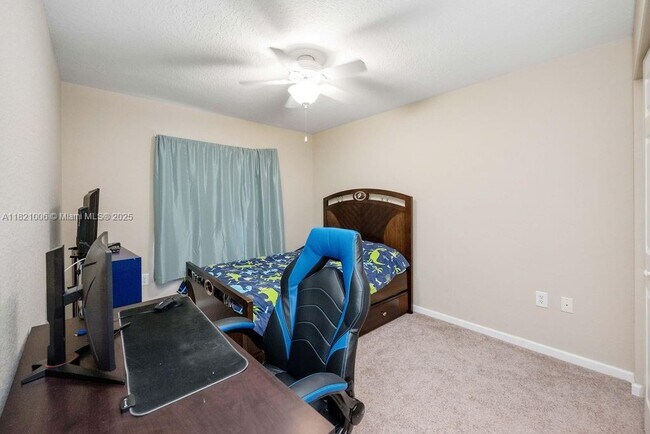 Building Photo - 7841 Jewelwood Dr