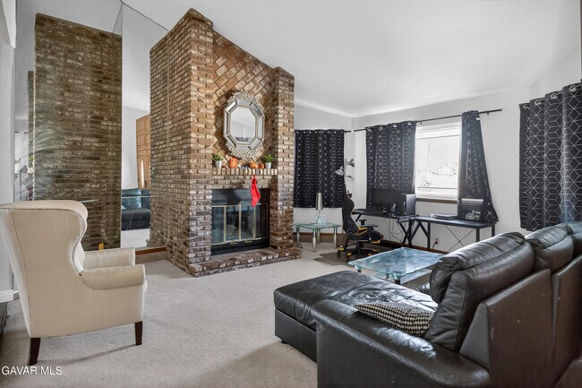 Building Photo - 41537 Poplar Cir