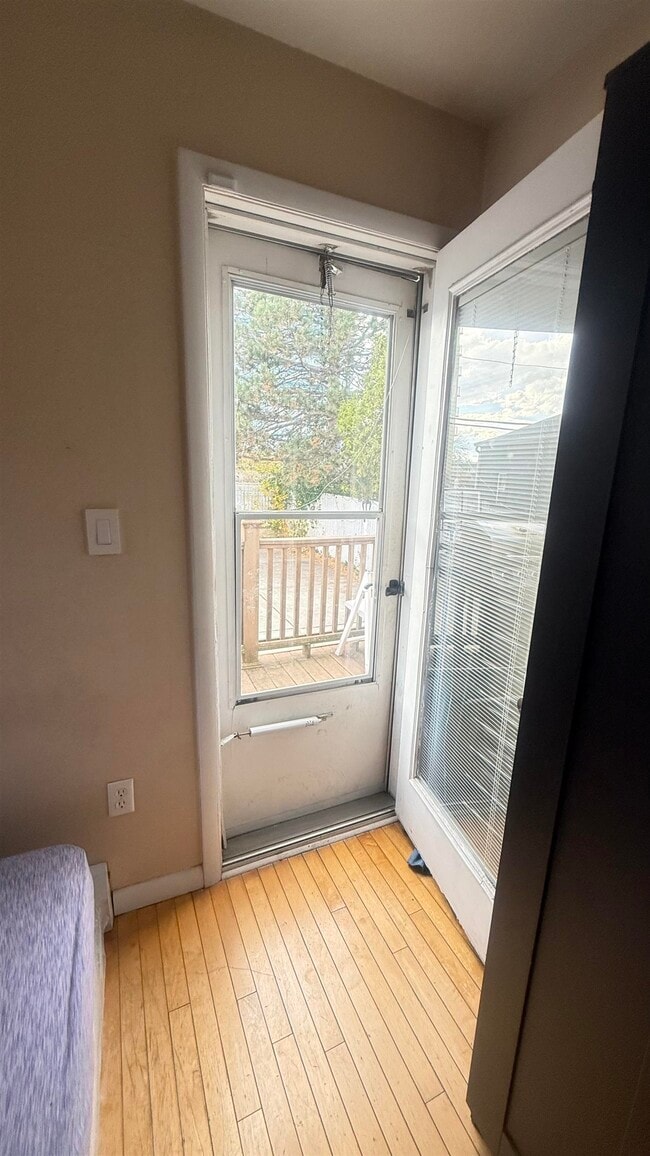 Building Photo - 172 W 24th St