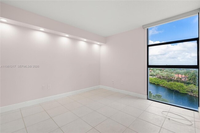 Building Photo - 20505 E Country Club Dr