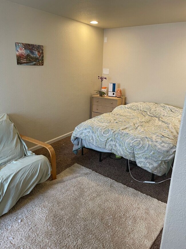 Building Photo - Beautiful 3 Bed, 3 1/2 Bath Townhome in Northwest Fort Collins!
