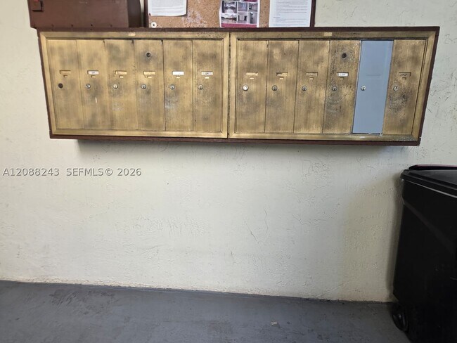 Building Photo - 9060 SW 125th Ave