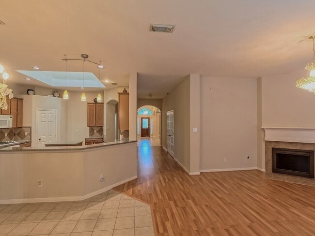 Building Photo - 15811 Sandisfield Ln