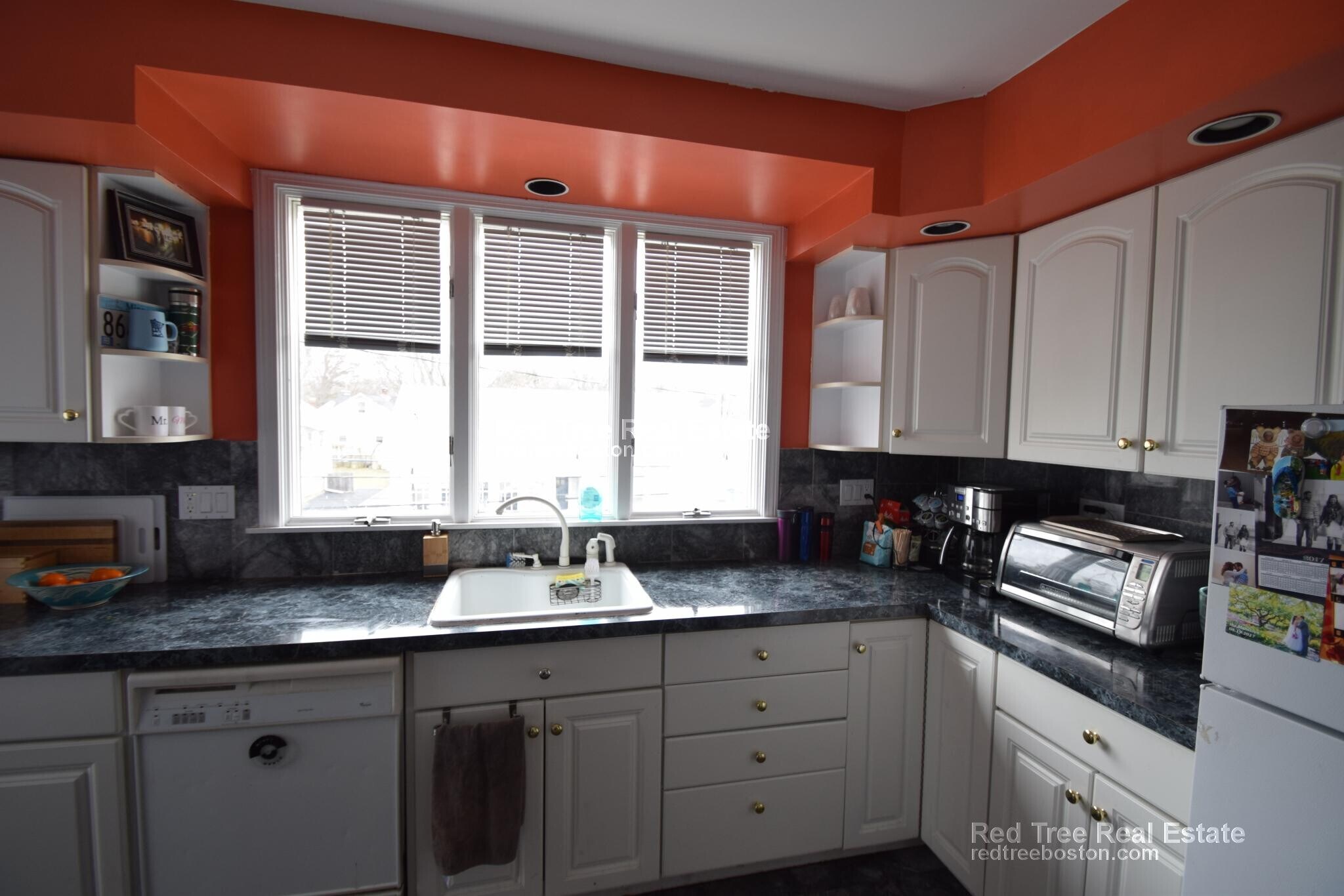 Building Photo - 416 Baker St