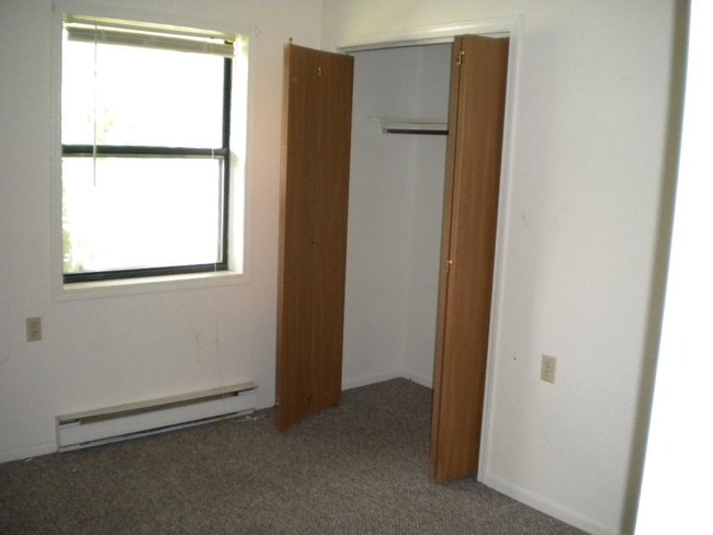 Building Photo - 300 West Clay # 7