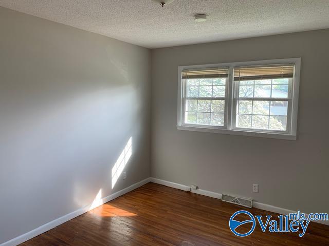 Building Photo - 5003 NW Stag Run Cir