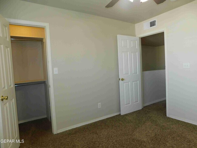 Building Photo - 10051 Railroad Dr