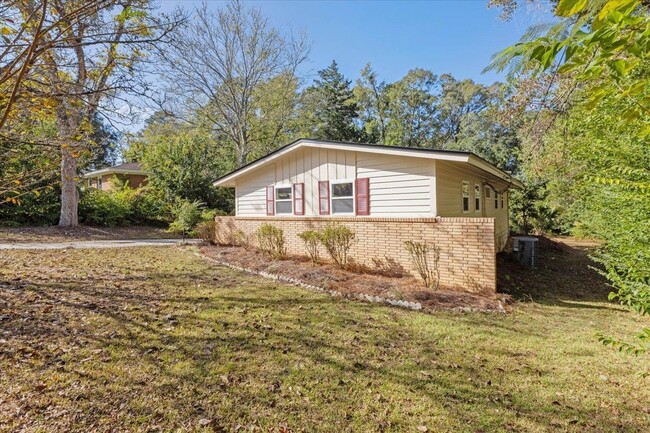 Building Photo - 1807 Ivan Dr