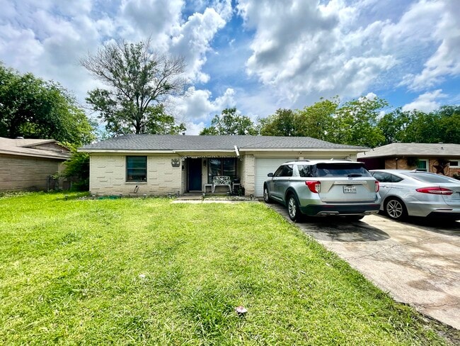 Building Photo - 3124 Hillglenn Rd