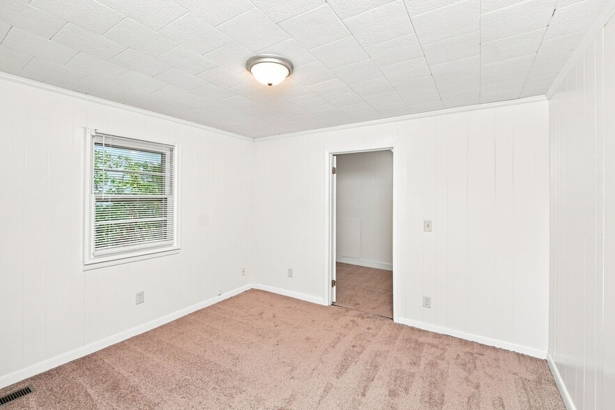 Building Photo - 116 Walker St