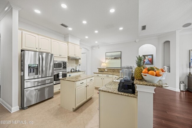 Building Photo - 552 Saddlestone Dr