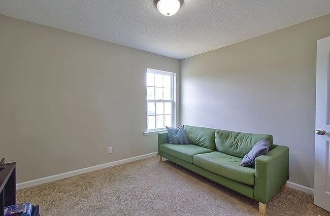 Building Photo - 1303 Windrow Dr