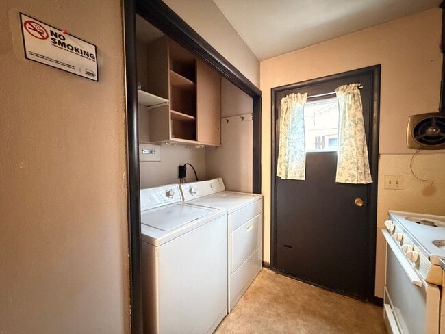 Building Photo - 3 Bedroom house in Rockwell City $850