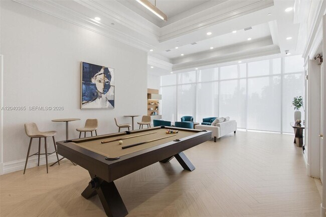 Building Photo - 16500 Collins Ave
