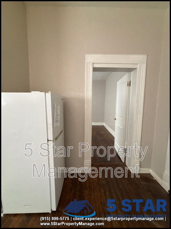 Building Photo - 1114 El Paso St