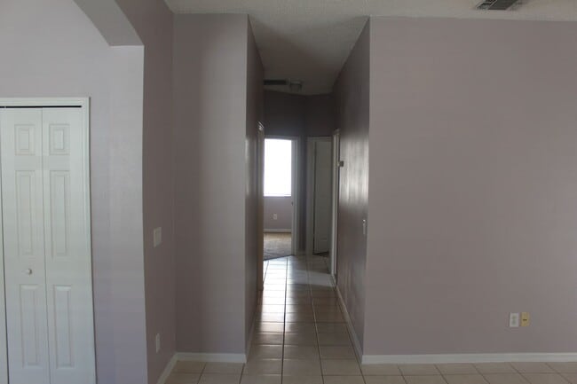 Building Photo - Freshly painted, four bedroom home available now!