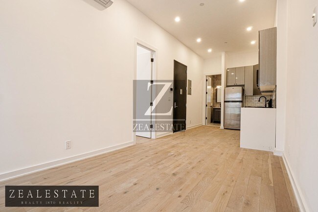 Building Photo - 4922 5th Avenue