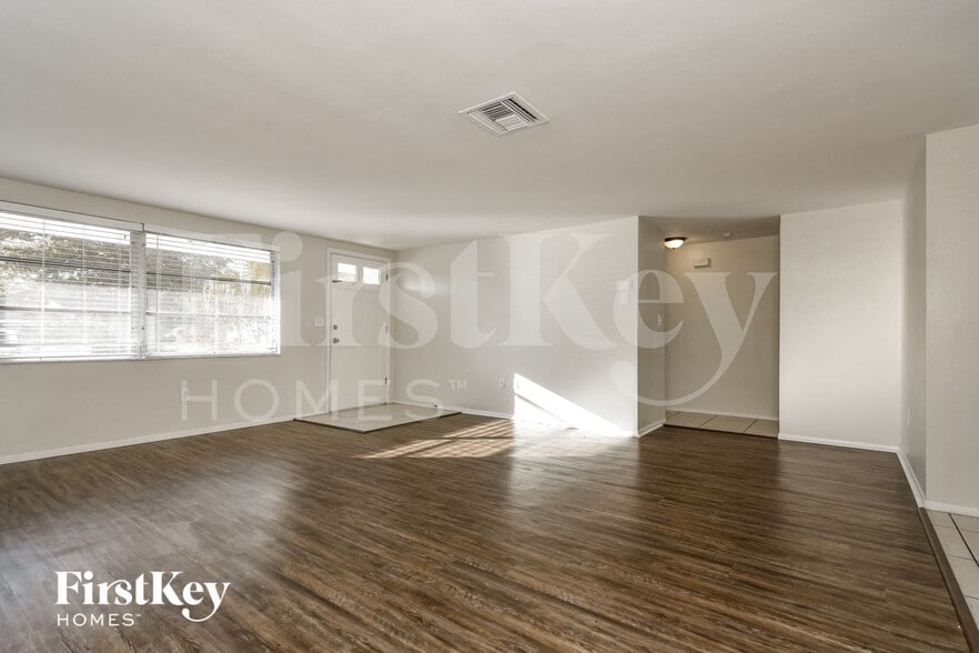 Building Photo - 9204 Lido Ln