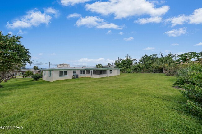 Building Photo - 4736 Sunset Dr