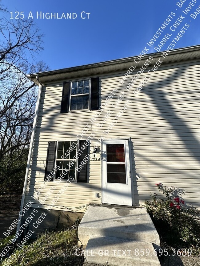 Building Photo - 2-Bed 1-Bath Townhome + Garage