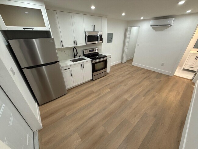 Primary Photo - 1282 NW 35th St