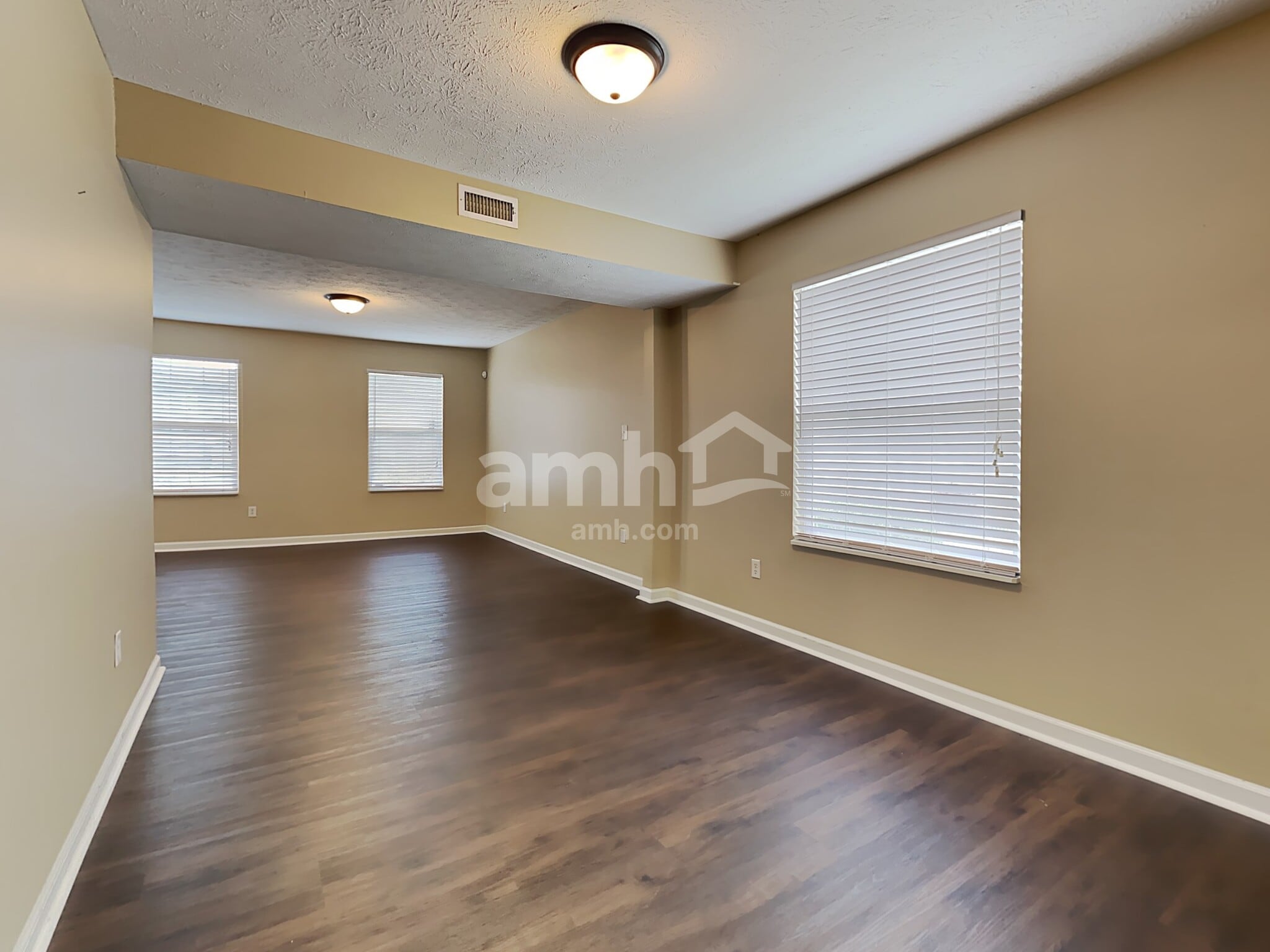 Building Photo - 6351 Hollingsworth Dr