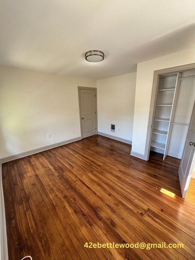 Building Photo - 42 E Bettlewood Ave