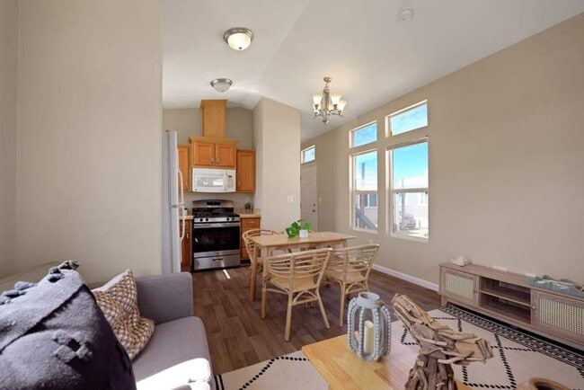 Building Photo - 309 3rd Ave