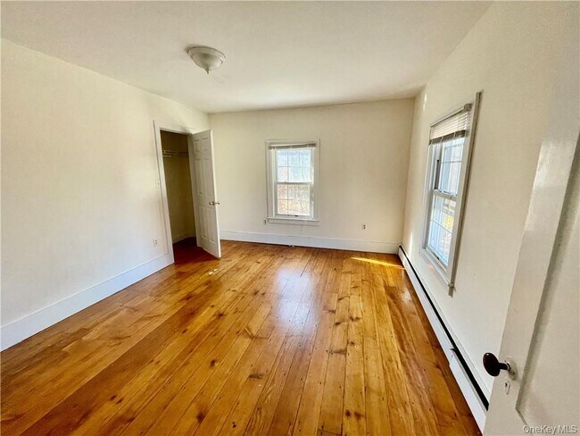 Building Photo - 17 Ribbecke Hill Rd