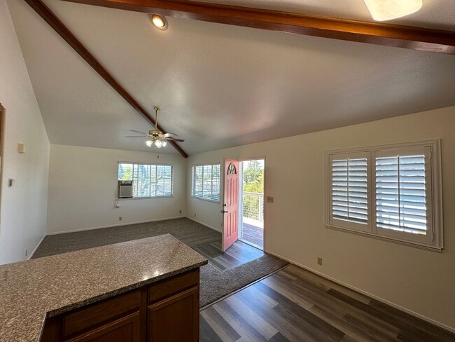 Building Photo - Top Floor of Benicia Duplex