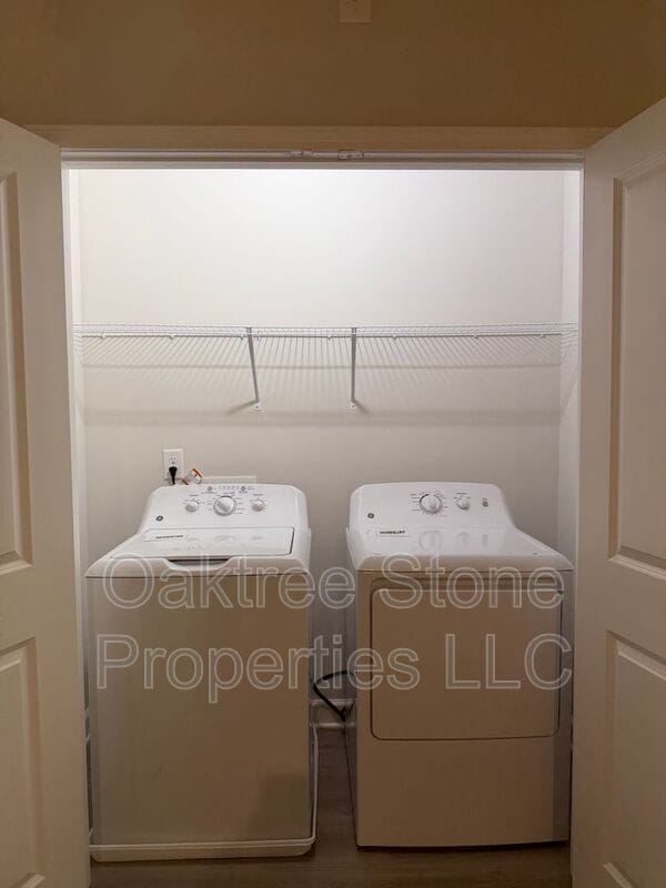 Building Photo - 1996 Main St NW