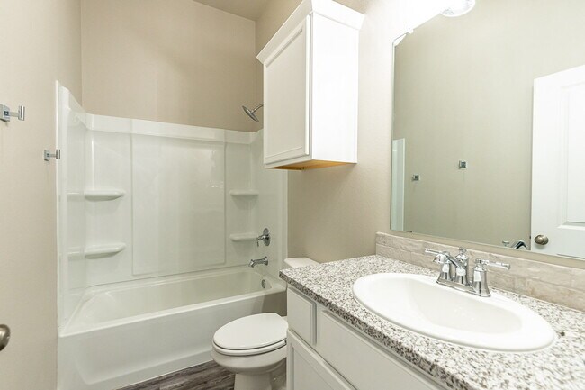 Building Photo - Beautiful 4 bed 3 bath home