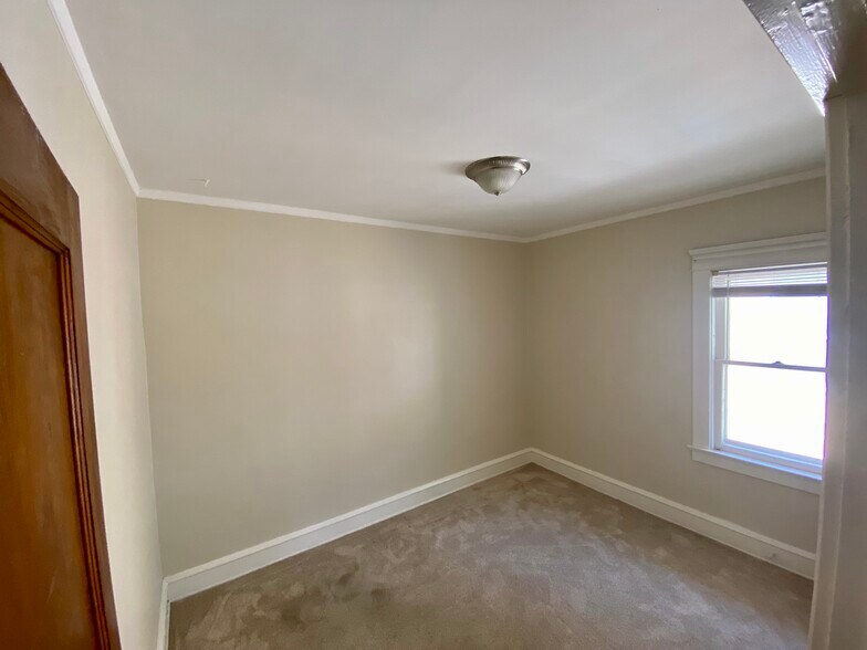 Building Photo - 1337 Andrews Ave