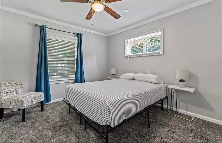 Building Photo - 179 Oak Dr SW